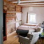 Guest house Dwie Brzozy Wegetarianskie Siedlisko 3*