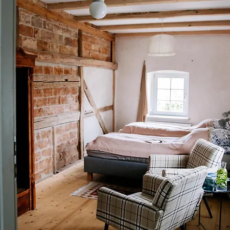 게스트하우스 Dwie Brzozy Wegetarianskie Siedlisko 3*